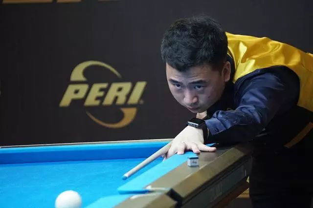 美国足球发 美国足球发