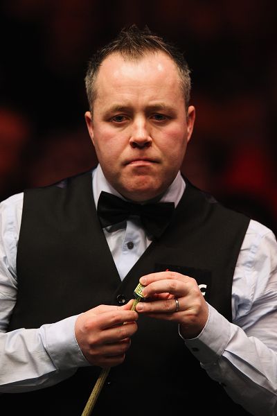 的搀扶下离 的搀扶下离